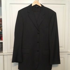 Jos A Bank grey herringbone 2 piece suit